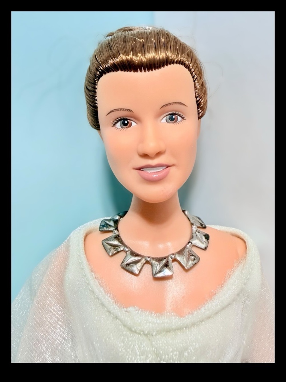 1999 Hasbro Star Wars Princess Leia Portrait Edition Doll Ceremonial Gown